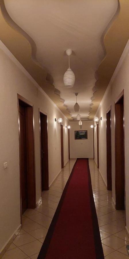 Hotel Vila Toska Piskupat Exteriör bild
