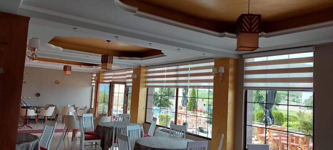 Hotel Vila Toska Piskupat Exteriör bild