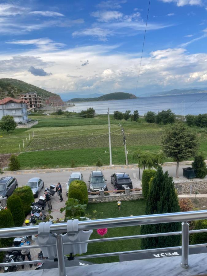 Hotel Vila Toska Piskupat Exteriör bild