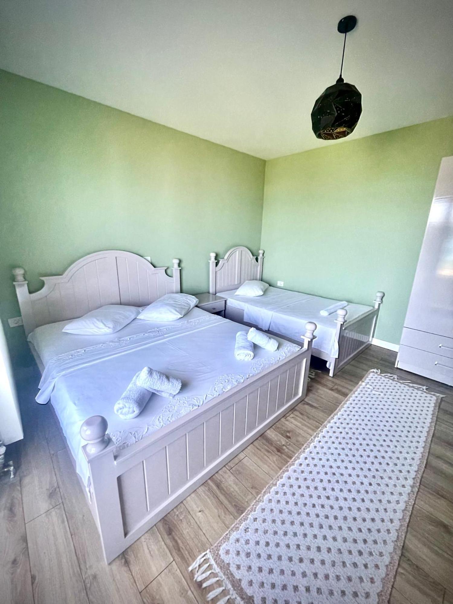 Hotel Vila Toska Piskupat Exteriör bild