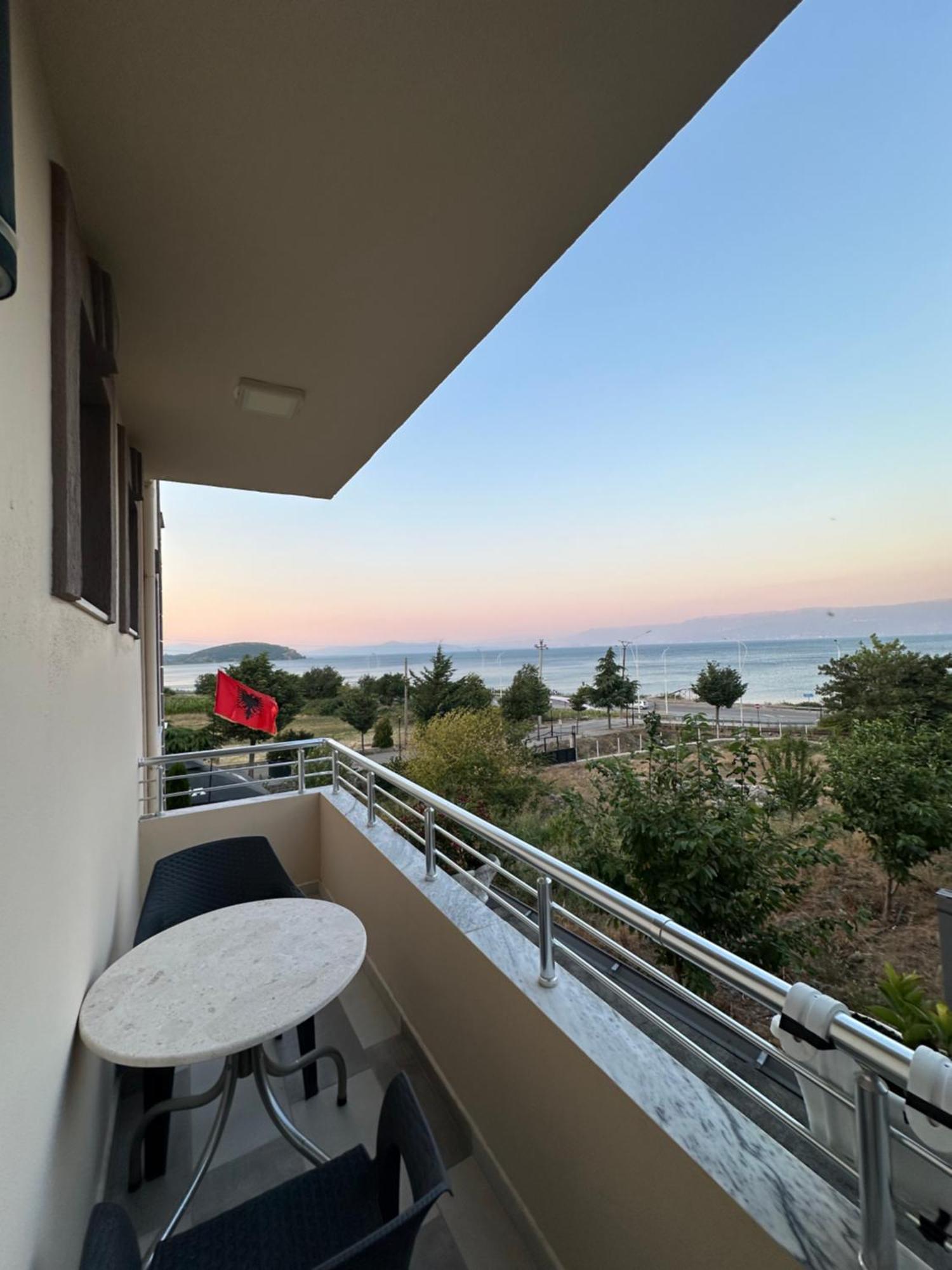 Hotel Vila Toska Piskupat Exteriör bild